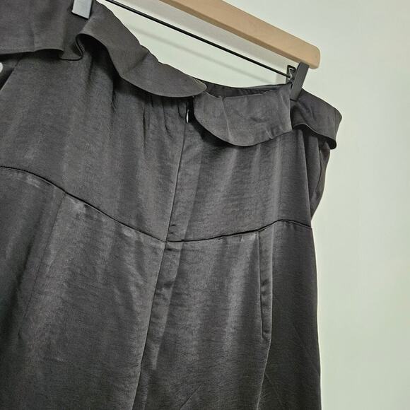 NEW Forever 21+ Satin Foldover Strapless‎ Jumpsuit 3X Plus Black NWT - Picture 9 of 10